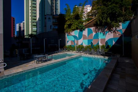 Apartamento à venda com 121m², 3 quartos e 3 vagas Apartamento à venda com 121m², 3 quartos e 3 vagasÁrea comum - Piscina