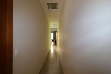 Casa à venda com 217m², 3 quartos e 5 vagasCorredor piso superior