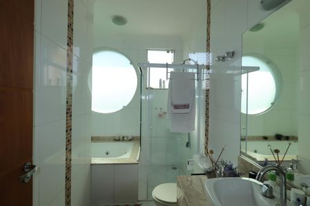 Casa à venda com 217m², 3 quartos e 5 vagasBanheiro da Suíte 3