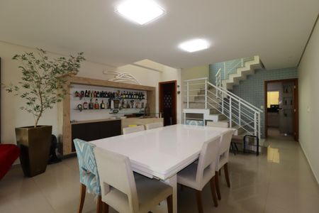 Casa à venda com 217m², 3 quartos e 5 vagasSala de Jantar
