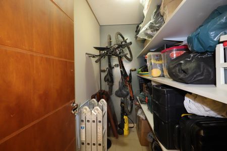 Casa à venda com 217m², 3 quartos e 5 vagasDepósito 2