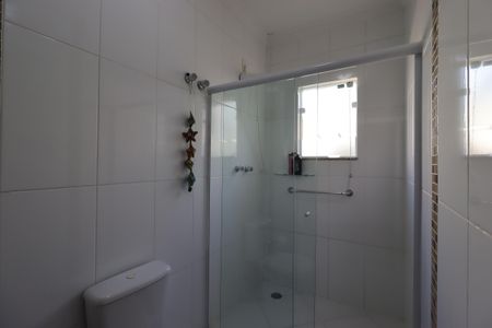 Casa à venda com 217m², 3 quartos e 5 vagasBanheiro da Suíte 1