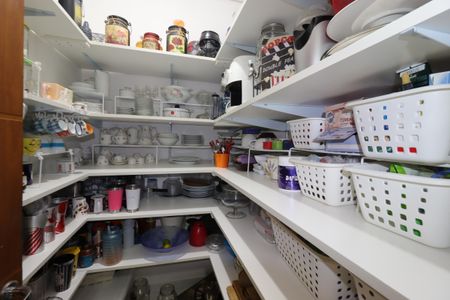 Casa à venda com 217m², 3 quartos e 5 vagasDespensa