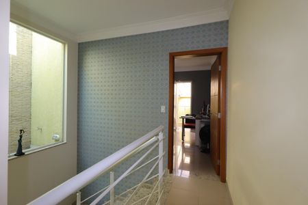 Casa à venda com 217m², 3 quartos e 5 vagasCorredor piso superior