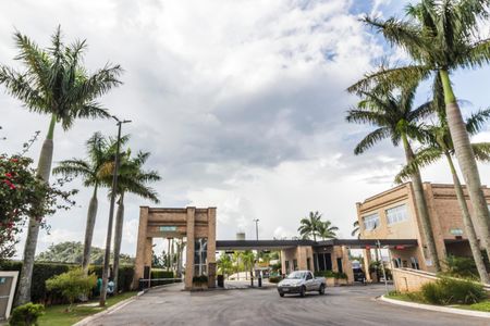 Casa de condomínio à venda com 250m², 3 quartos e 4 vagasFachada