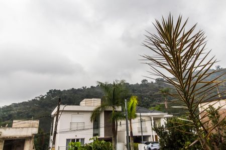Casa de condomínio à venda com 250m², 3 quartos e 4 vagasVista da Sala