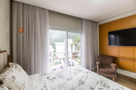 Casa de condomínio à venda com 250m², 3 quartos e 4 vagasSuíte 1