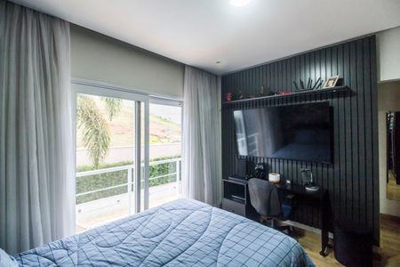 Casa de condomínio à venda com 250m², 3 quartos e 4 vagasSuíte 2