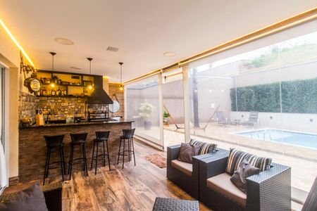 Casa de condomínio à venda com 250m², 3 quartos e 4 vagasÁrea gourmet