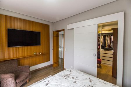 Casa de condomínio à venda com 250m², 3 quartos e 4 vagasSuíte 1