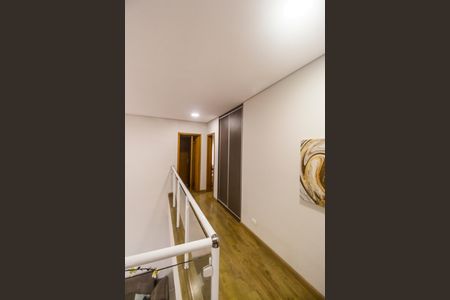 Casa de condomínio à venda com 250m², 3 quartos e 4 vagasCorredor