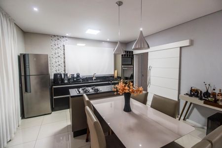 Casa de condomínio à venda com 250m², 3 quartos e 4 vagasSala de Jantar