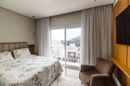 Casa de condomínio à venda com 250m², 3 quartos e 4 vagasSuíte 1