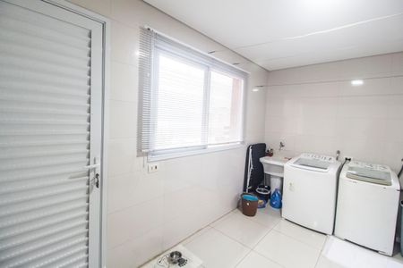 Casa de condomínio à venda com 250m², 3 quartos e 4 vagasÁrea de Serviço