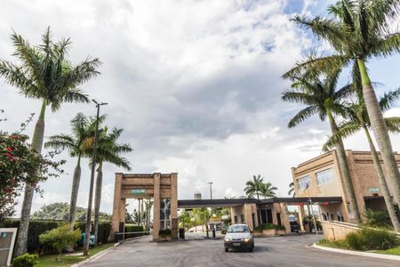 Casa de condomínio à venda com 250m², 3 quartos e 4 vagasFachada