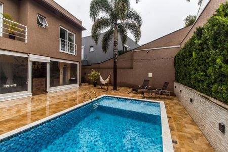 Casa de condomínio à venda com 250m², 3 quartos e 4 vagasPiscina