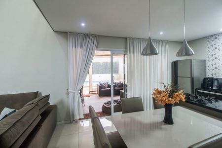 Casa de condomínio à venda com 250m², 3 quartos e 4 vagasSala de Jantar