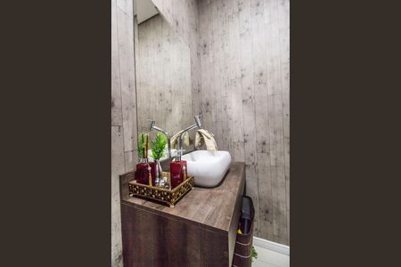 Casa de condomínio à venda com 250m², 3 quartos e 4 vagasLavabo