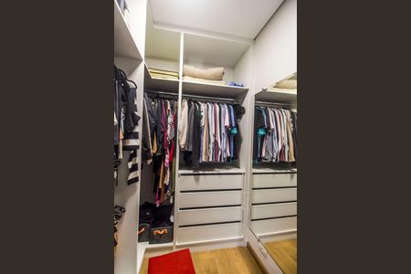 Casa de condomínio à venda com 250m², 3 quartos e 4 vagasCloset da suíte 1