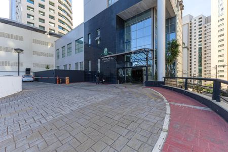 Studio à venda com 34m², 1 quarto e 1 vaga Studio à venda com 34m², 1 quarto e 1 vagaFachada