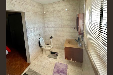 Casa à venda com 125m², 2 quartos e 2 vagas Casa à venda com 125m², 2 quartos e 2 vagasBanheiro 2