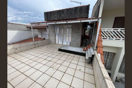 Casa à venda com 125m², 2 quartos e 2 vagas Casa à venda com 125m², 2 quartos e 2 vagasVaranda