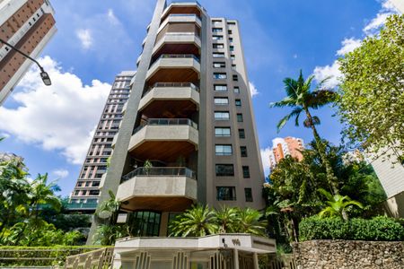 Apartamento à venda com 476m², 3 quartos e 4 vagas Apartamento à venda com 476m², 3 quartos e 4 vagasFachada
