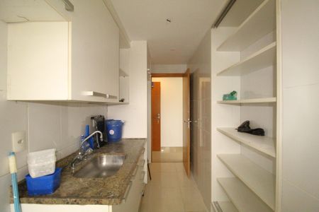 Apartamento à venda com 150m², 3 quartos e 2 vagasCozinha