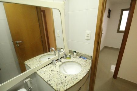 Apartamento à venda com 150m², 3 quartos e 2 vagasBanheiro social