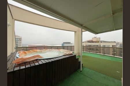 Apartamento à venda com 150m², 3 quartos e 2 vagas Apartamento à venda com 150m², 3 quartos e 2 vagasTerraço