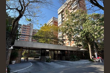 Apartamento à venda com 280m², 3 quartos e 4 vagas Apartamento à venda com 280m², 3 quartos e 4 vagasFachada e Portaria