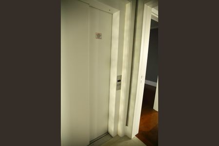 Apartamento à venda com 280m², 3 quartos e 4 vagasBanheiro de Serviço