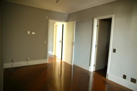Apartamento à venda com 280m², 3 quartos e 4 vagasHall dos quartos