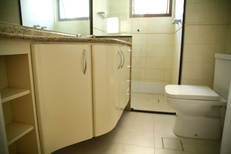 Apartamento à venda com 280m², 3 quartos e 4 vagasBanheiro da Suíte 3
