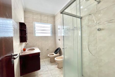 Casa à venda com 140m², 4 quartos e 2 vagas Casa à venda com 140m², 4 quartos e 2 vagasBanheiro Social