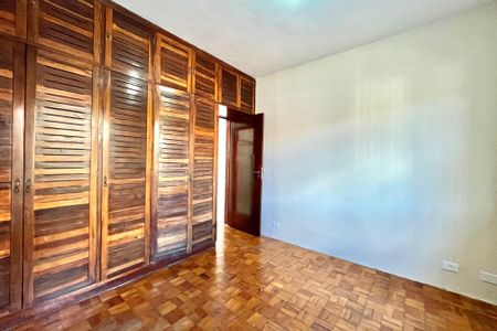 Casa à venda com 140m², 4 quartos e 2 vagas Casa à venda com 140m², 4 quartos e 2 vagasSuíte