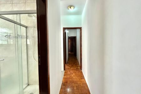 Casa à venda com 140m², 4 quartos e 2 vagas Casa à venda com 140m², 4 quartos e 2 vagasCorredor