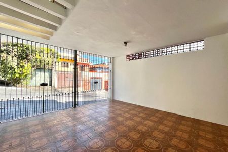 Casa à venda com 140m², 4 quartos e 2 vagas Casa à venda com 140m², 4 quartos e 2 vagasGaragem