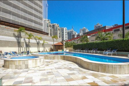 Apartamento à venda com 99m², 3 quartos e 2 vagas Apartamento à venda com 99m², 3 quartos e 2 vagasÁrea Comum - Piscina