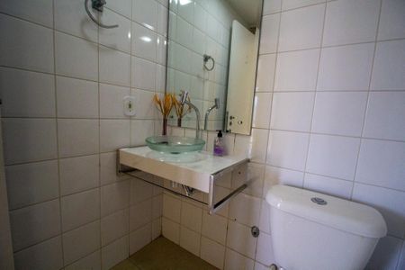 Apartamento à venda com 99m², 3 quartos e 2 vagas Apartamento à venda com 99m², 3 quartos e 2 vagasBanheiro Social