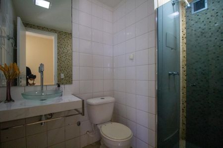 Apartamento à venda com 99m², 3 quartos e 2 vagas Apartamento à venda com 99m², 3 quartos e 2 vagasBanheiro Social