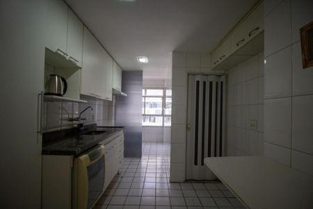 Apartamento à venda com 99m², 3 quartos e 2 vagas Apartamento à venda com 99m², 3 quartos e 2 vagasCozinha