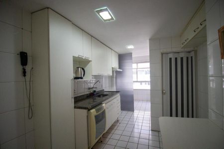 Apartamento à venda com 99m², 3 quartos e 2 vagas Apartamento à venda com 99m², 3 quartos e 2 vagasCozinha