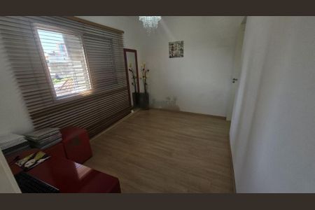 Casa à venda com 242m², 3 quartos e 6 vagas