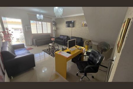 Casa à venda com 242m², 3 quartos e 6 vagas