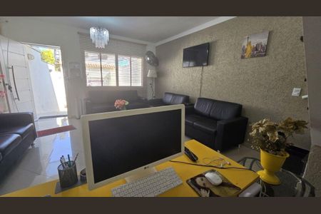 Casa à venda com 242m², 3 quartos e 6 vagas
