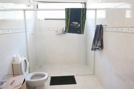Casa à venda com 353m², 5 quartos e 4 vagasBanheiro Social