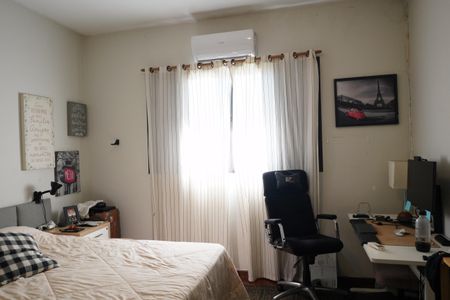 Casa à venda com 353m², 5 quartos e 4 vagasQuarto 1