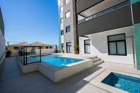 Apartamento à venda com 92m², 2 quartos e 2 vagas Apartamento à venda com 92m², 2 quartos e 2 vagasÁrea comum - Piscina