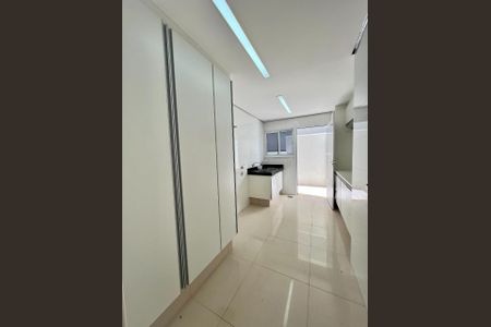 Casa de condomínio à venda com 300m², 3 quartos e 4 vagas Casa de condomínio à venda com 300m², 3 quartos e 4 vagasFoto 10